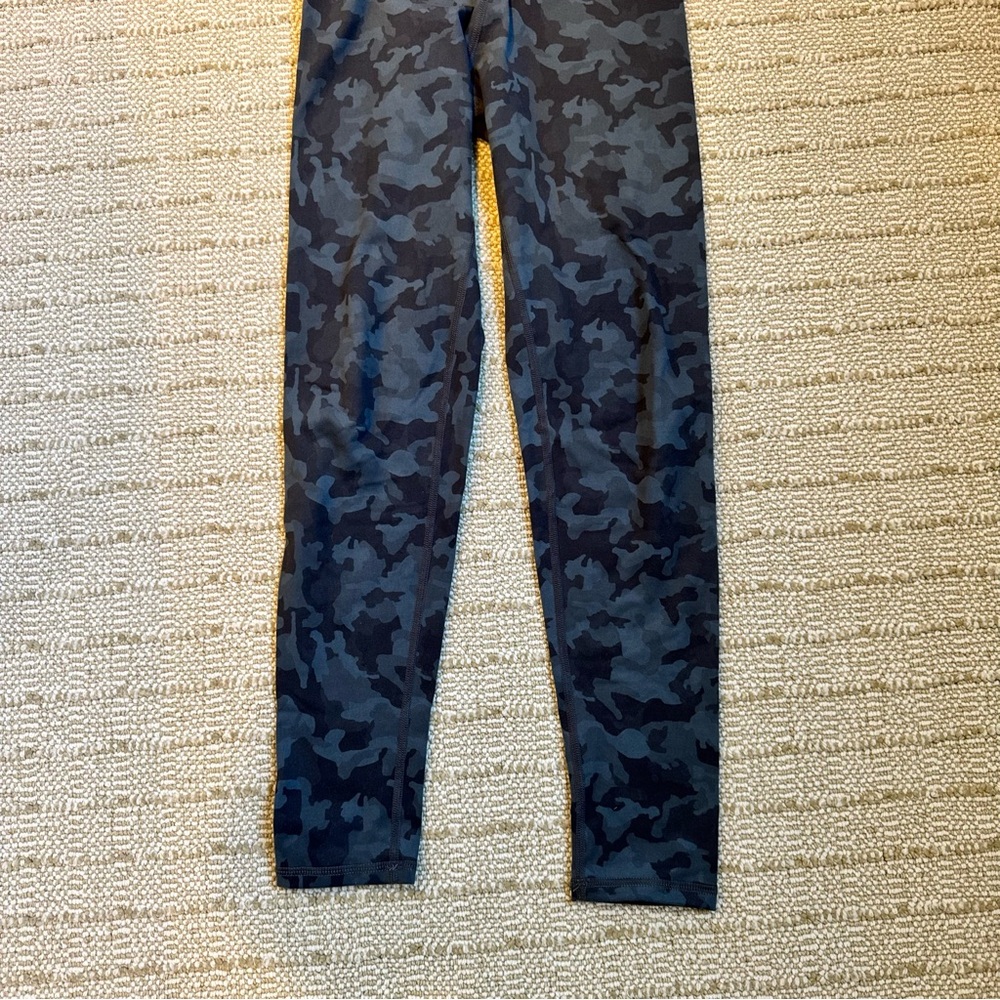 Barre3 (B3) Signature Leggings (S) & Tank Top (M) Dark Slate Camo Set - Picture 3 of 9